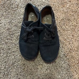 toms sneakers